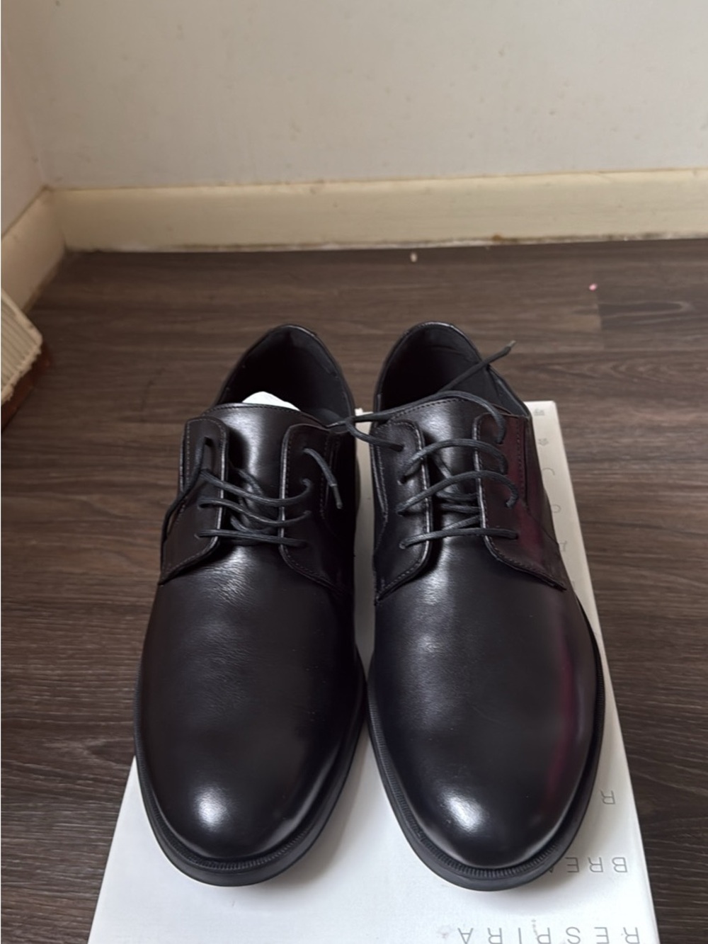 Geox Men’s Black Leather Lace-Up Oxfords